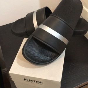Kenneth Cole Reaction, size 10, Man slides